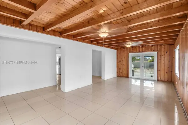 667 E 20th St, Hialeah, FL 33013