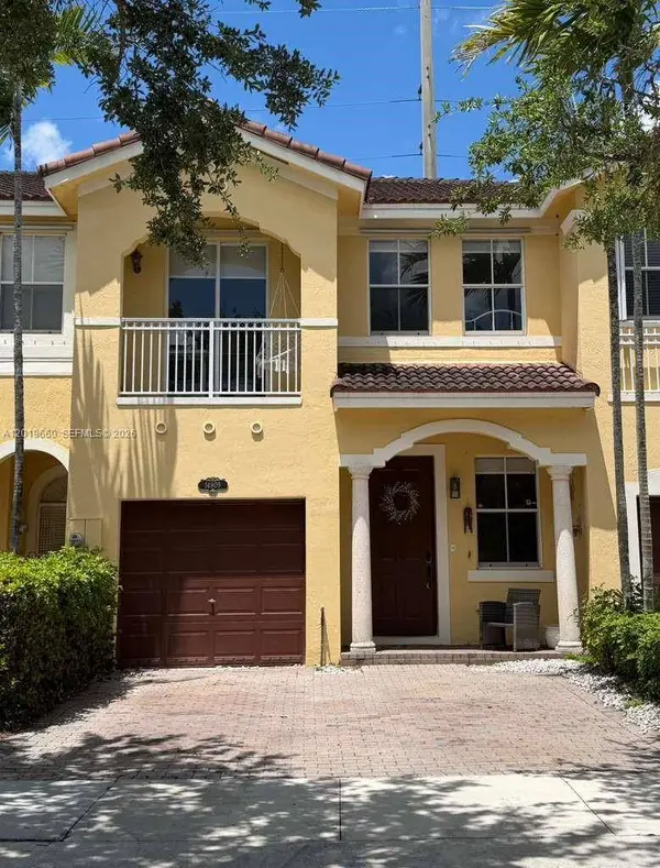 14909 SW 8th Ter, Miami, FL 33194