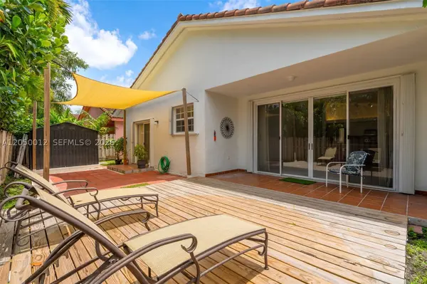 8967 NW 146th Ter, Miami Lakes, FL 33018