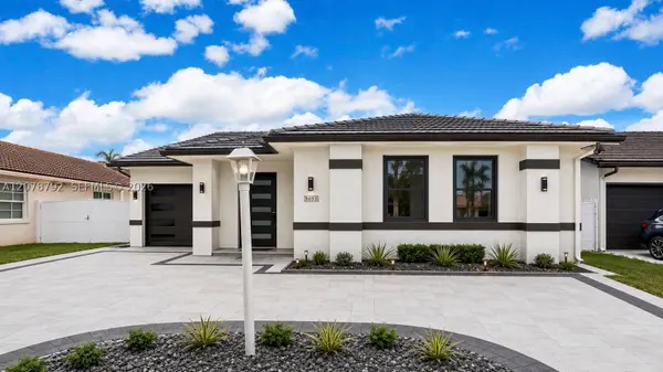 9053 NW 146th Ter