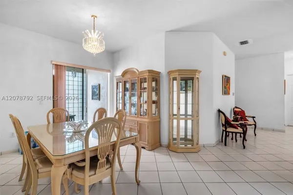 9053 NW 146th Ter, Miami Lakes, FL 33018