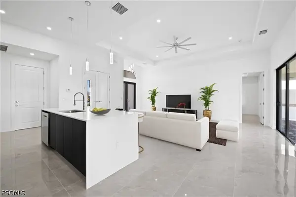 1001 NE 15th TER, Cape Coral, FL 33909