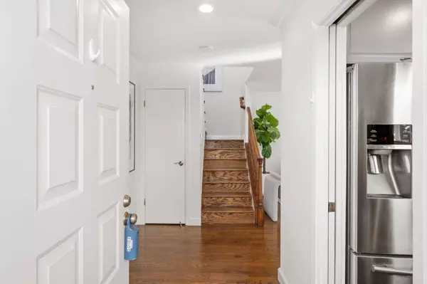 241 Bonita LN, Foster City, CA 94404