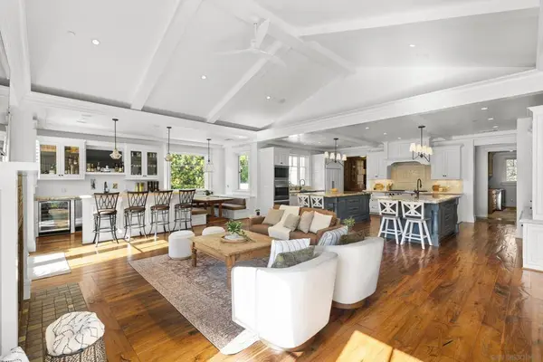 6324 La Pintura Dr, La Jolla, CA 92037