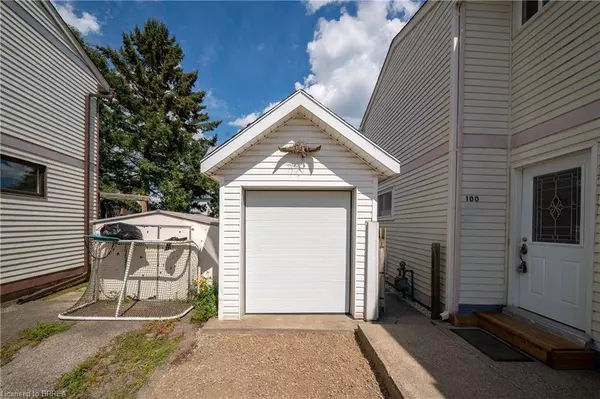 100 White Owl Crescent, Brantford, ON N3P 1A2