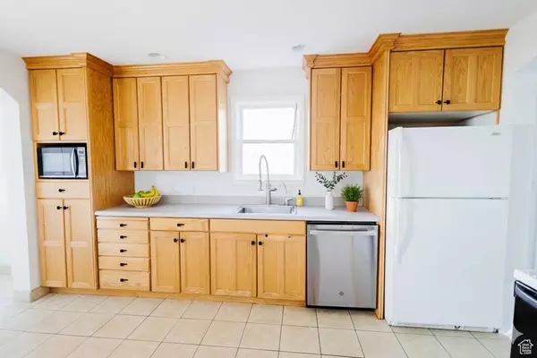 8544 S 300 E, Sandy, UT 84070