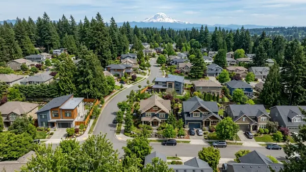 Comparing Real Estate in Redmond, WA vs Seattle for 2026