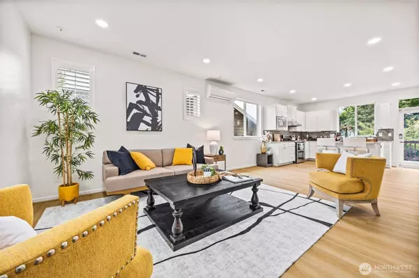 9817 NE 138th PL #20, Kirkland, WA 98034