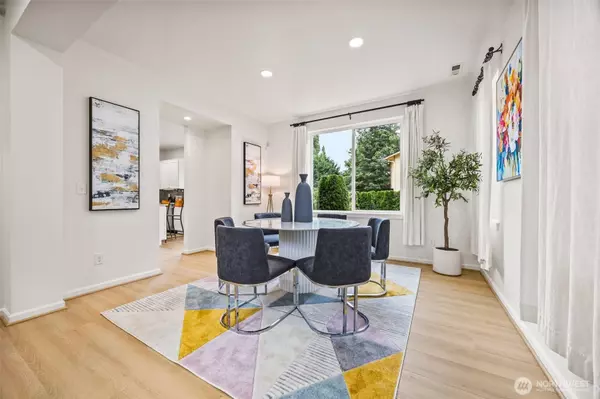 9817 NE 138th PL #20, Kirkland, WA 98034