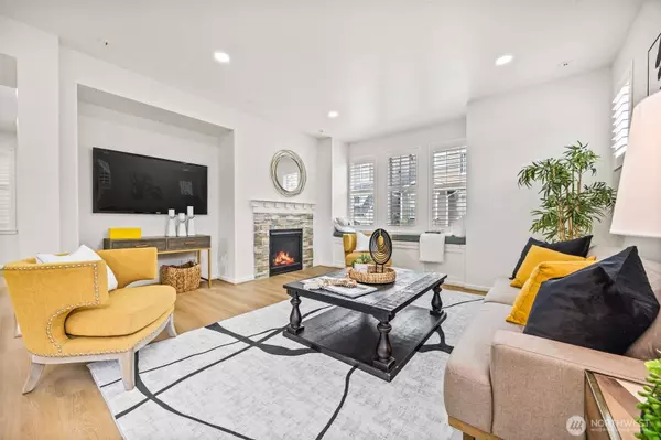 9817 NE 138th PL #20, Kirkland, WA 98034