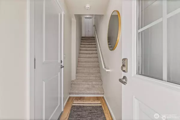 16422 NE 91st ST #104, Redmond, WA 98052