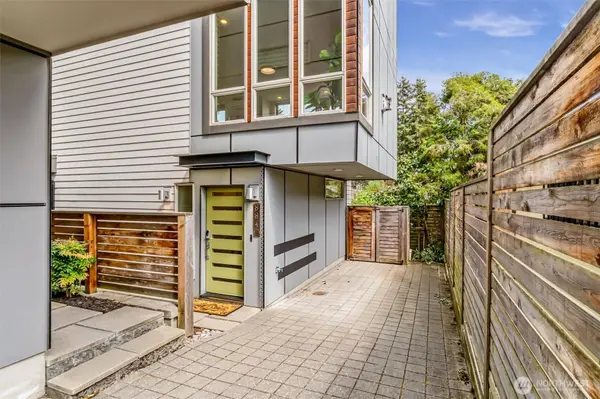 8840 Interlake AVE N, Seattle, WA 98103