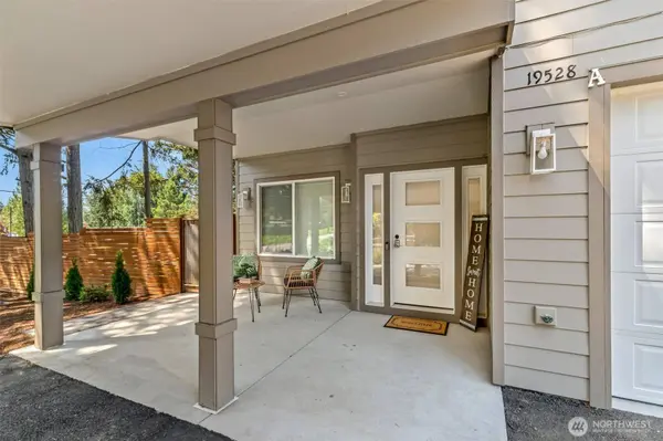 19528 22nd AVE SE #A, Bothell, WA 98012