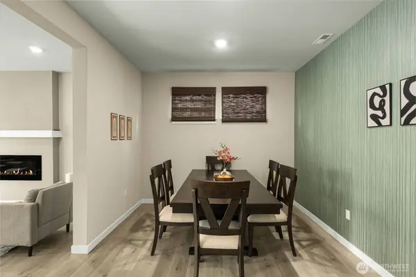 19410 28th DR SE, Bothell, WA 98012