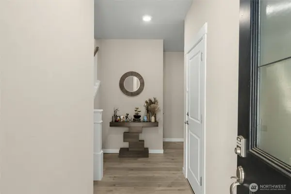 19410 28th DR SE, Bothell, WA 98012