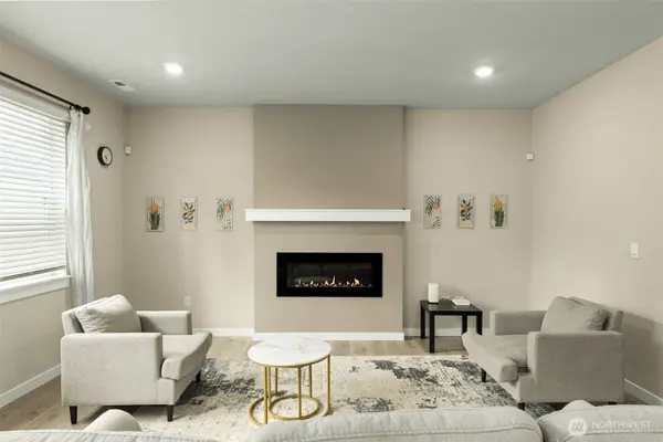 19410 28th DR SE, Bothell, WA 98012