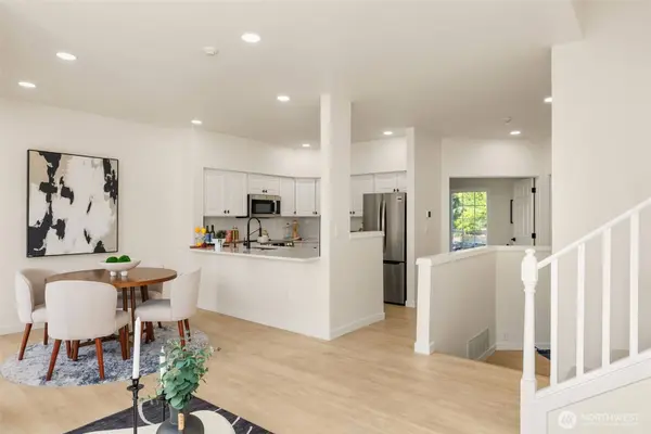 18628 NE 55th WAY, Redmond, WA 98052
