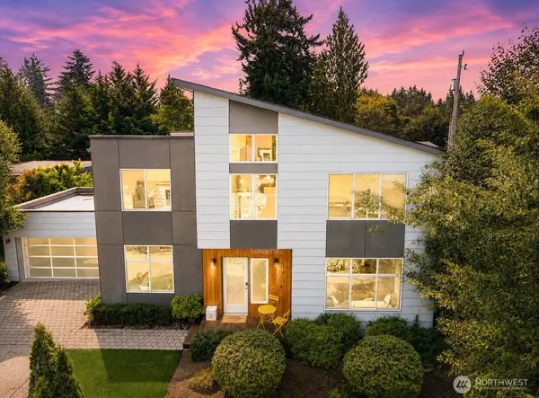 10718 15th AVE NE