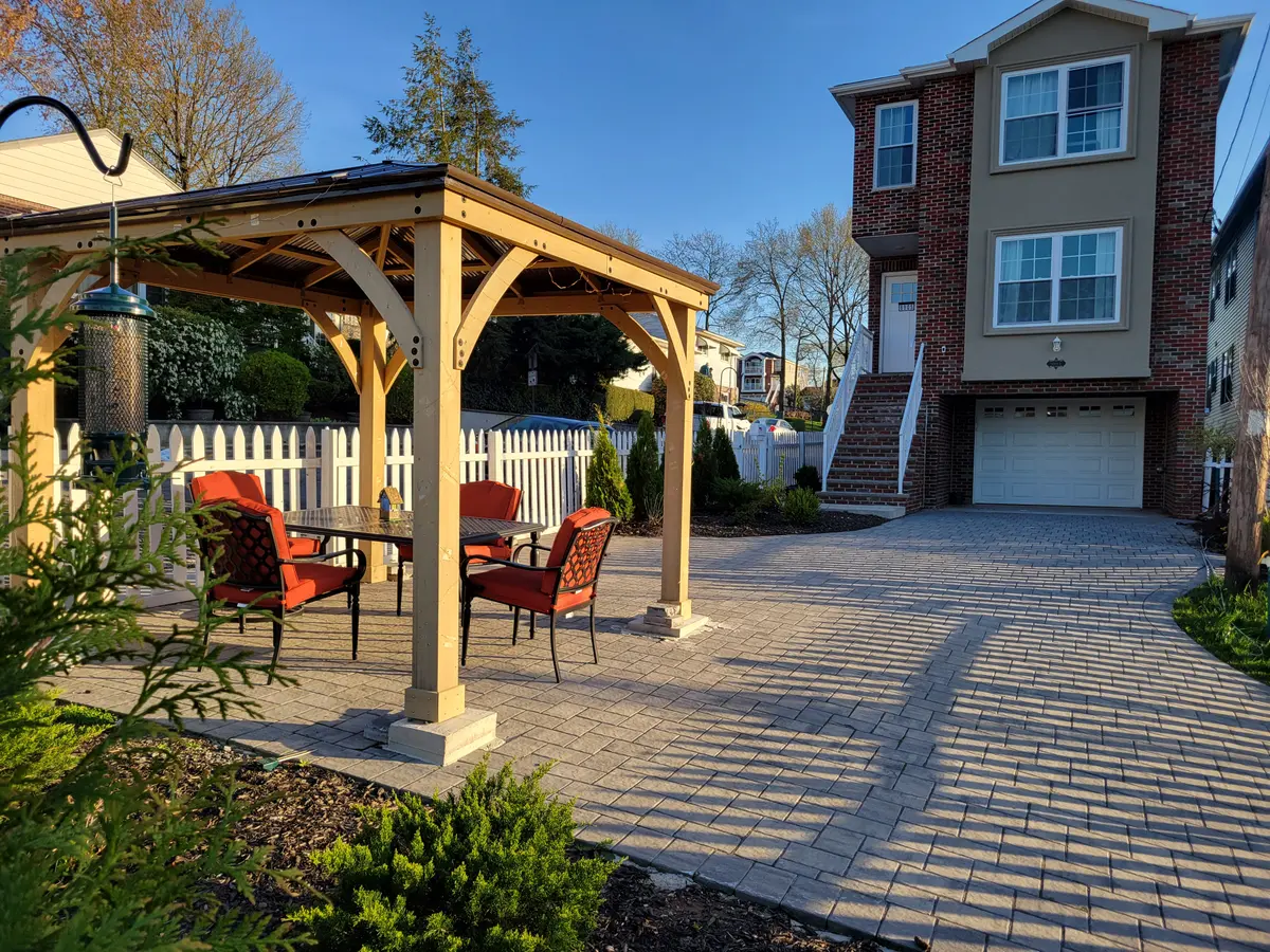 8905 Grand Ave, North Bergen, NJ 07047-4442