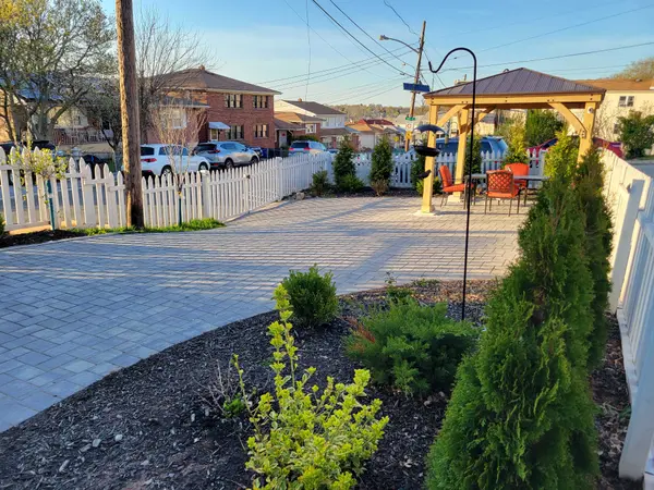 8905 Grand Ave, North Bergen, NJ 07047-4442