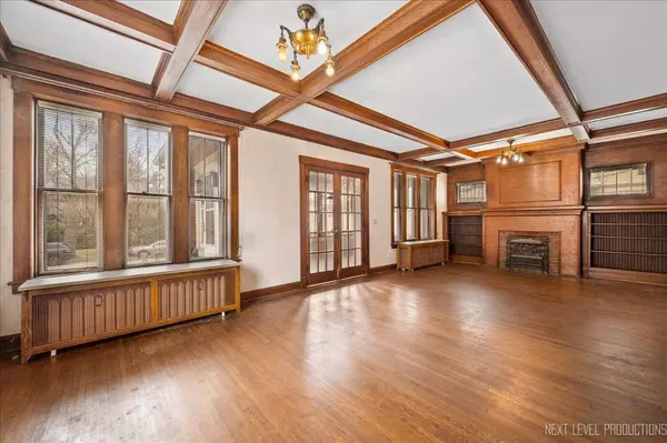 328 W Judd ST, Woodstock, IL 60098