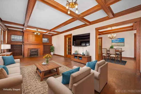 328 W Judd ST, Woodstock, IL 60098