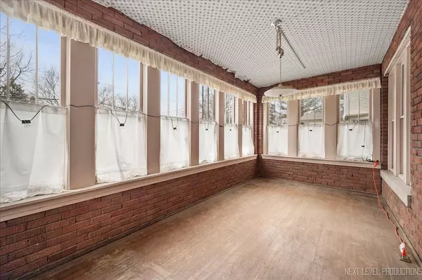 328 W Judd ST, Woodstock, IL 60098