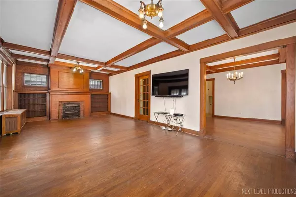 328 W Judd ST, Woodstock, IL 60098