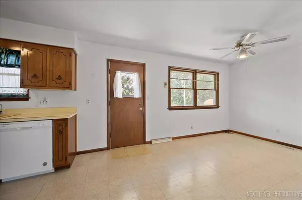 215 E Parker ST, Gardner, IL 60424