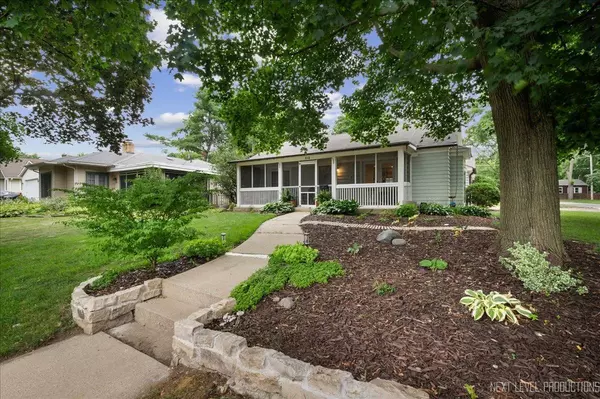 912 Jackson AVE, St. Charles, IL 60174