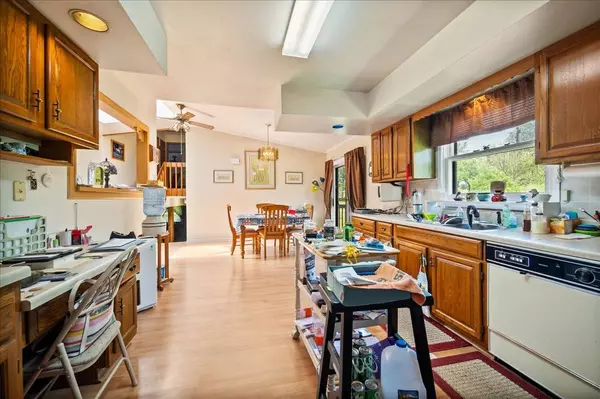 551 Kilkenny CT, Gilberts, IL 60136