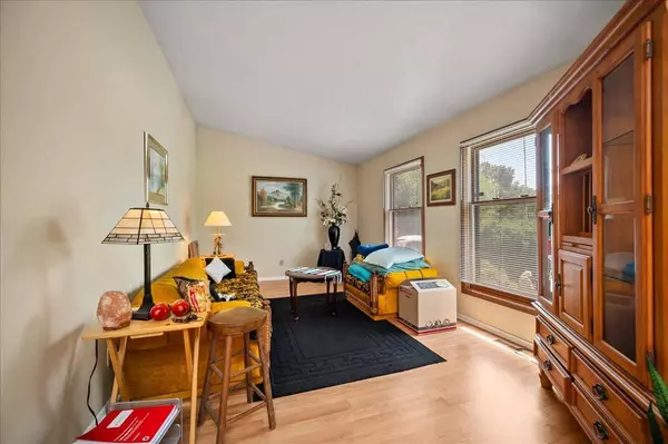 551 Kilkenny CT, Gilberts, IL 60136