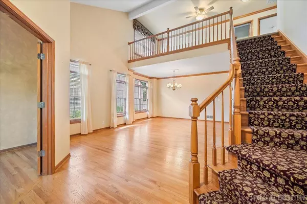 106 Fairfax CIR, Sugar Grove, IL 60554