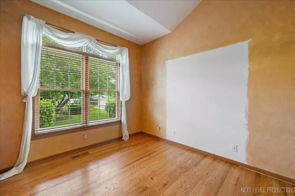 106 Fairfax CIR, Sugar Grove, IL 60554