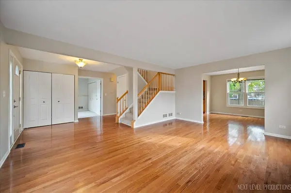 2465 Barn Owl LN, Elgin, IL 60124