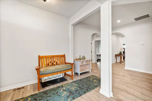 828 Mario LN, Gilberts, IL 60136