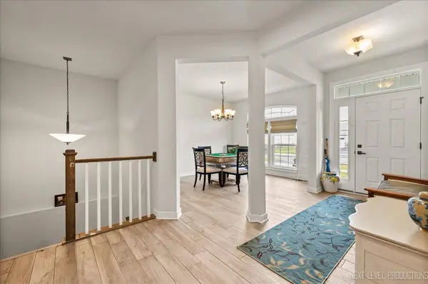 828 Mario LN, Gilberts, IL 60136