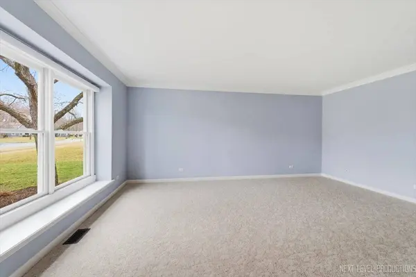 1220 Davey DR, Batavia, IL 60510