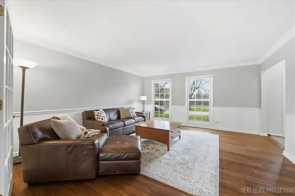 135 Westhaven CIR, Geneva, IL 60134