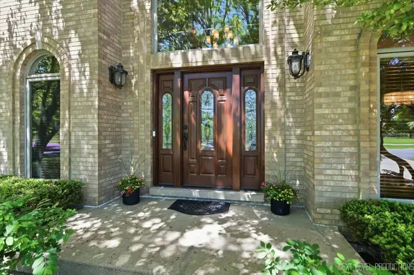230 Persimmon DR, St. Charles, IL 60174