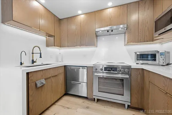 1516 N State Pkwy #8C, Chicago, IL 60610