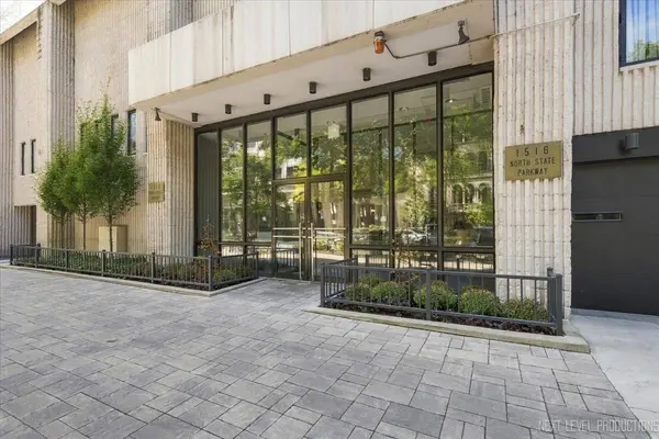 1516 N State Pkwy #8C, Chicago, IL 60610