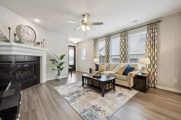 1309 Shire Drive, Aubrey, TX 76227