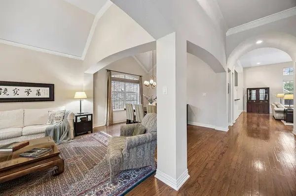 2209 Stonehenge Lane, Lewisville, TX 75056