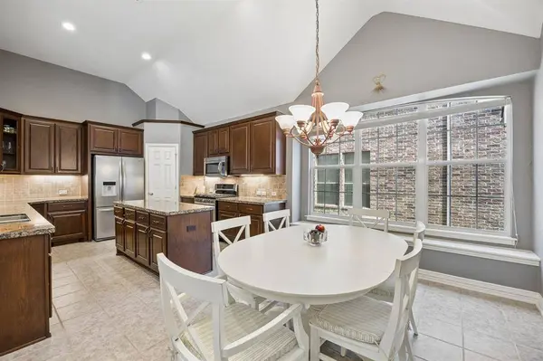 2209 Stonehenge Lane, Lewisville, TX 75056