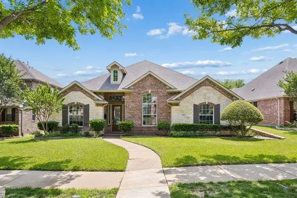 2209 Stonehenge Lane, Lewisville, TX 75056
