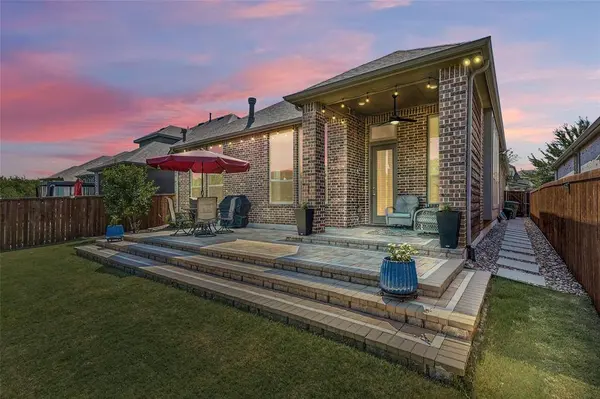 1425 Appaloosa Drive, Aubrey, TX 76227