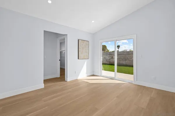 5215 Triana St, San Diego, CA 92117