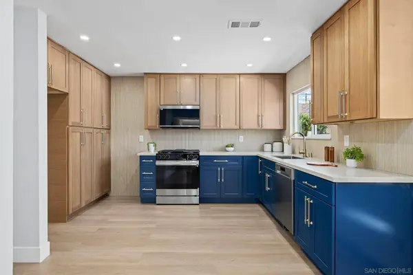 5215 Triana St, San Diego, CA 92117