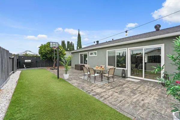 13637 Los Olivos Ave, Poway, CA 92064